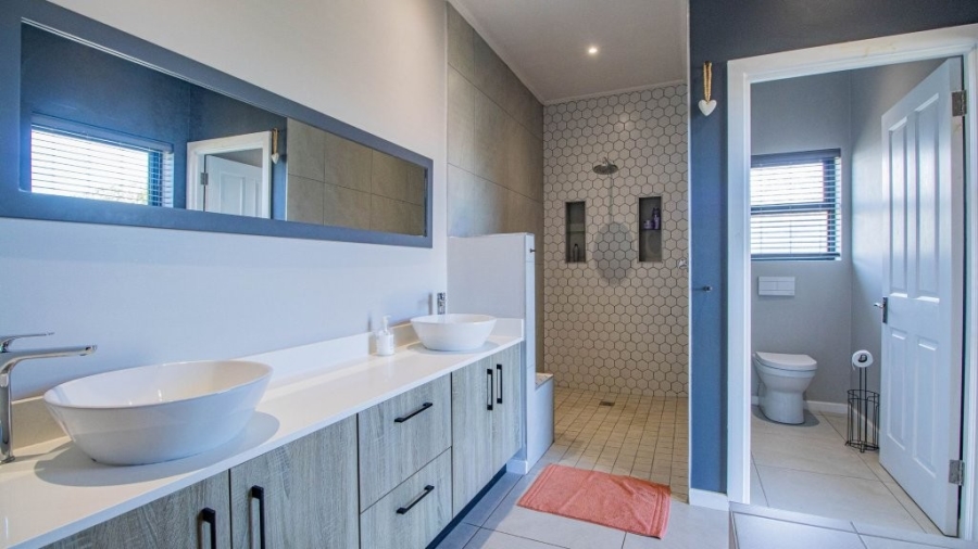 3 Bedroom Property for Sale in Whale Rock Heights Western Cape